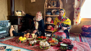 روز طوفانی در روستا و پخت تاس...