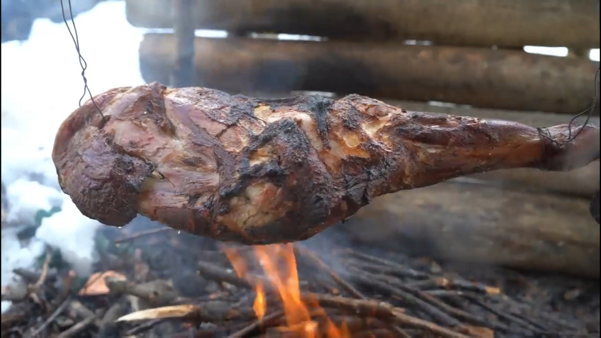 کمپینگ و ساخت پناهگاه در جنگل...