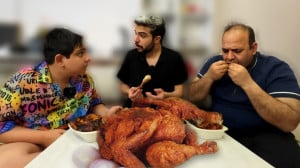 چالش 3 مرغ با علی و بابام !!