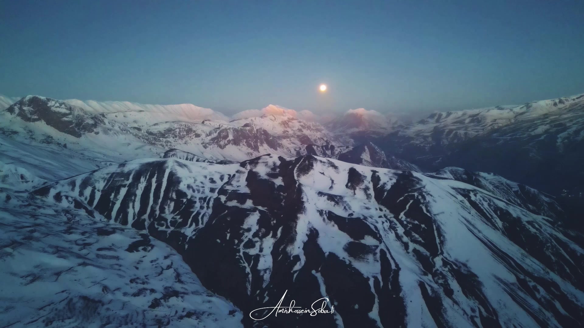 غروب ماه در رشته کوه البرز