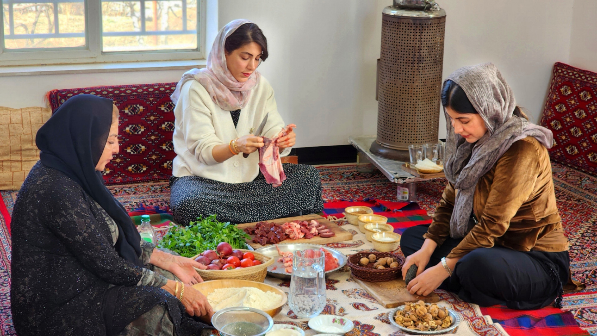 پخت " قاورمه" یک غذا...