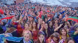 آهنگ شاد کردی رقصی گروهی و دست...