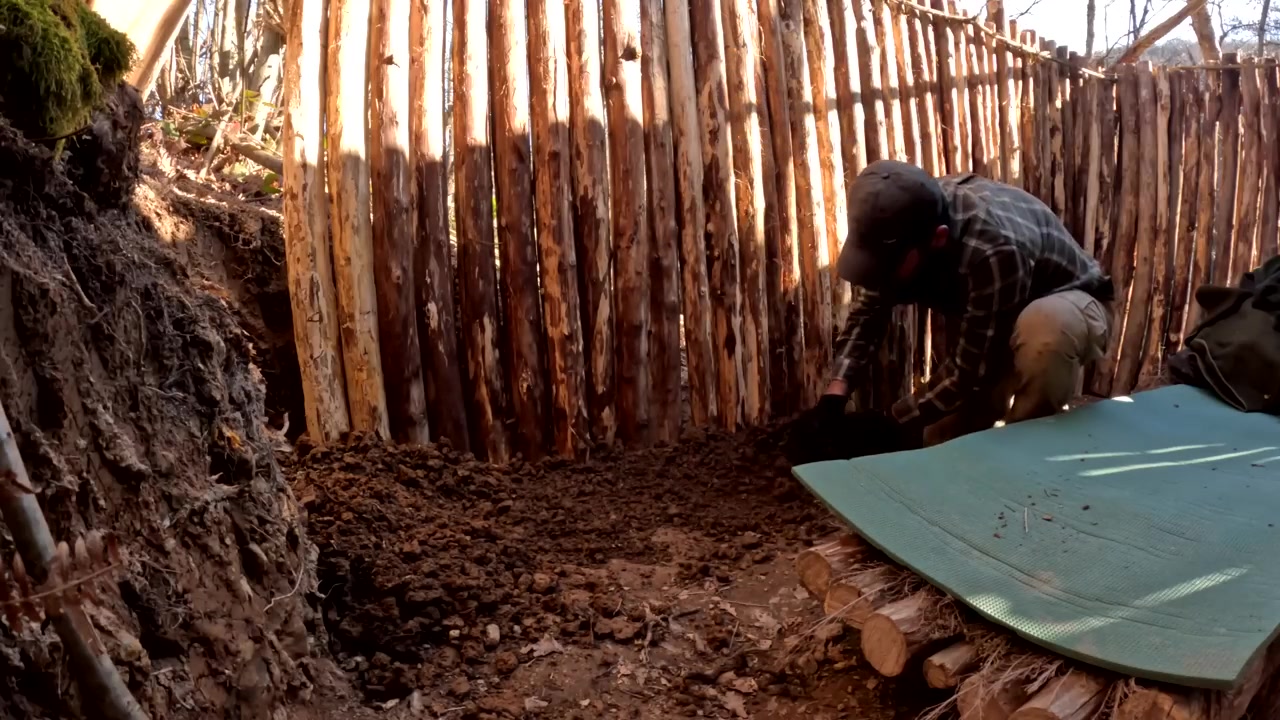 ساخت کلبه چوبی در جنگل و پختن...