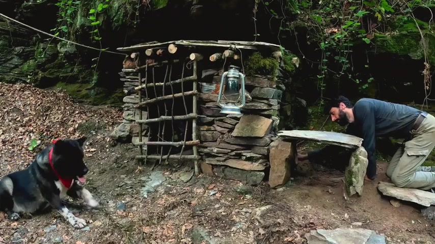 کمپینگ و ساخت کلبه چوبی و ماهی...