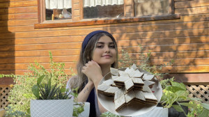پخت و پخش حلوای خوشمزه در کلبه...