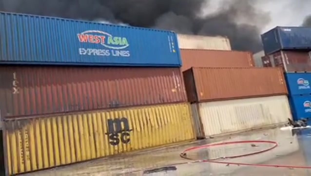 اطفای حریق در بندر رجایی به مر...