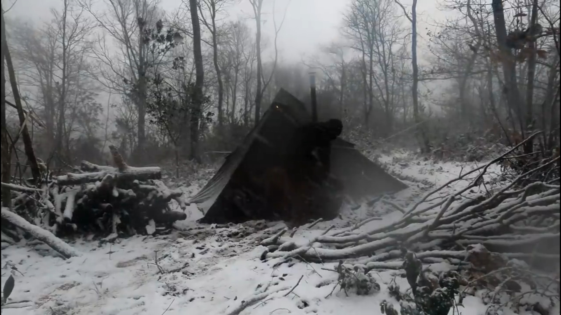 ۴ روز کمپینگ در جنگل برفی بدون...