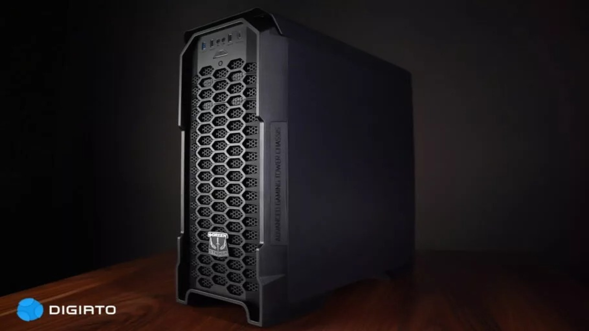 بررسی کیس استرایکر FRGB گرین؛...