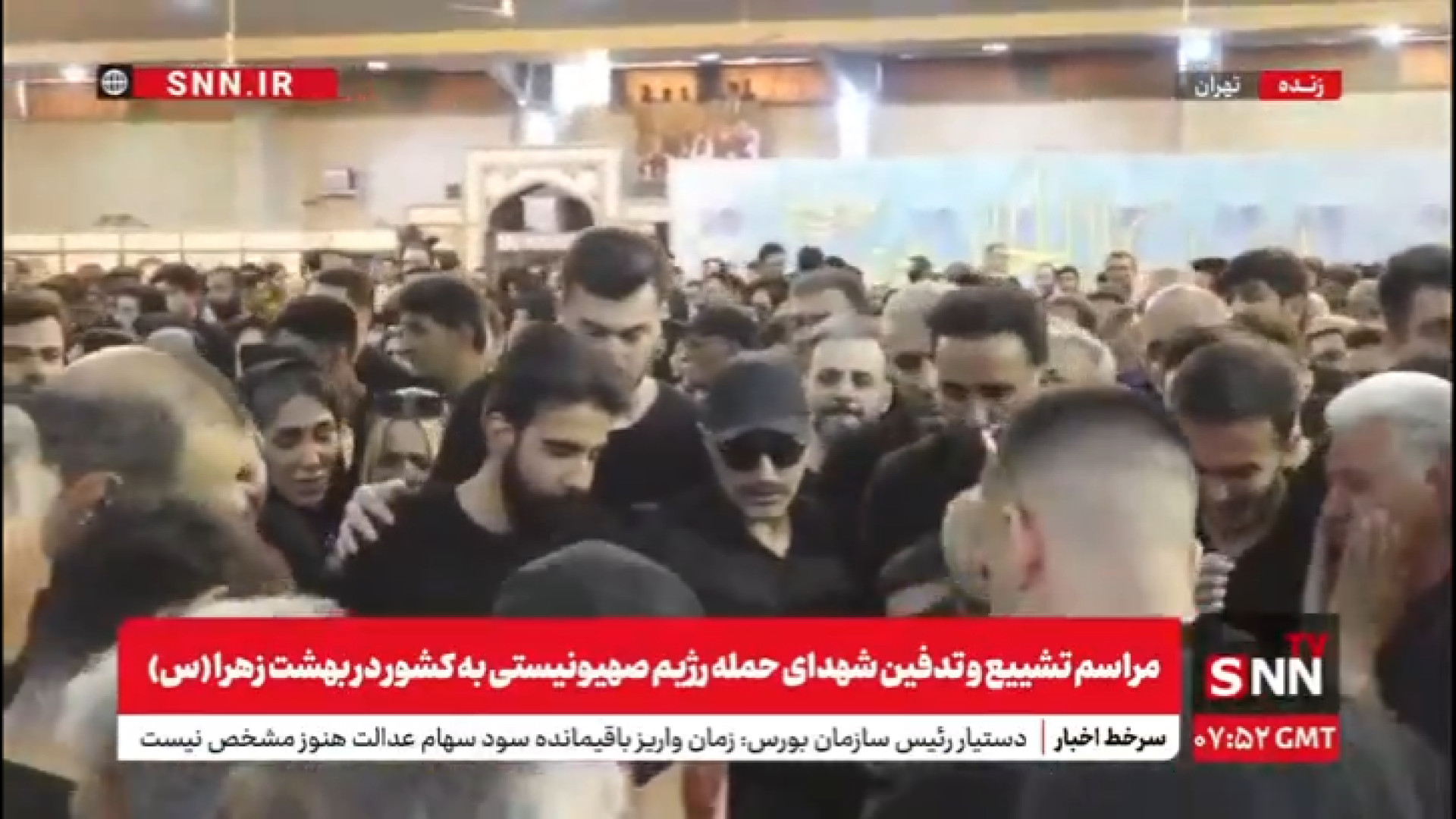 حضور محسن تنابنده در گلزار شهد...