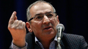 اعتراض صادق زیباکلام به مواضع...