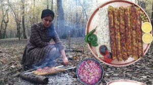 کباب کوبیده مرغ تو دل جنگ و رو...