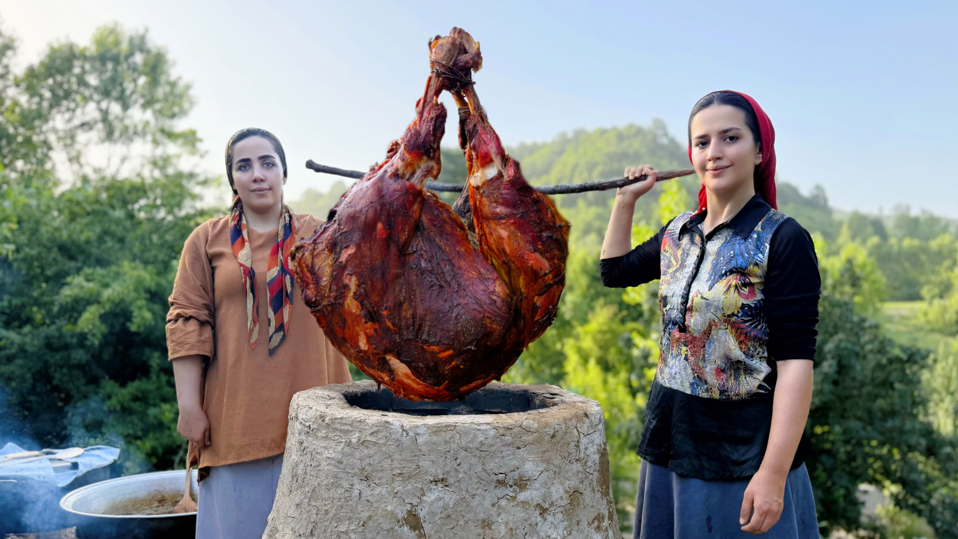 ساخت تنور آجری و پخت غذای نذری...