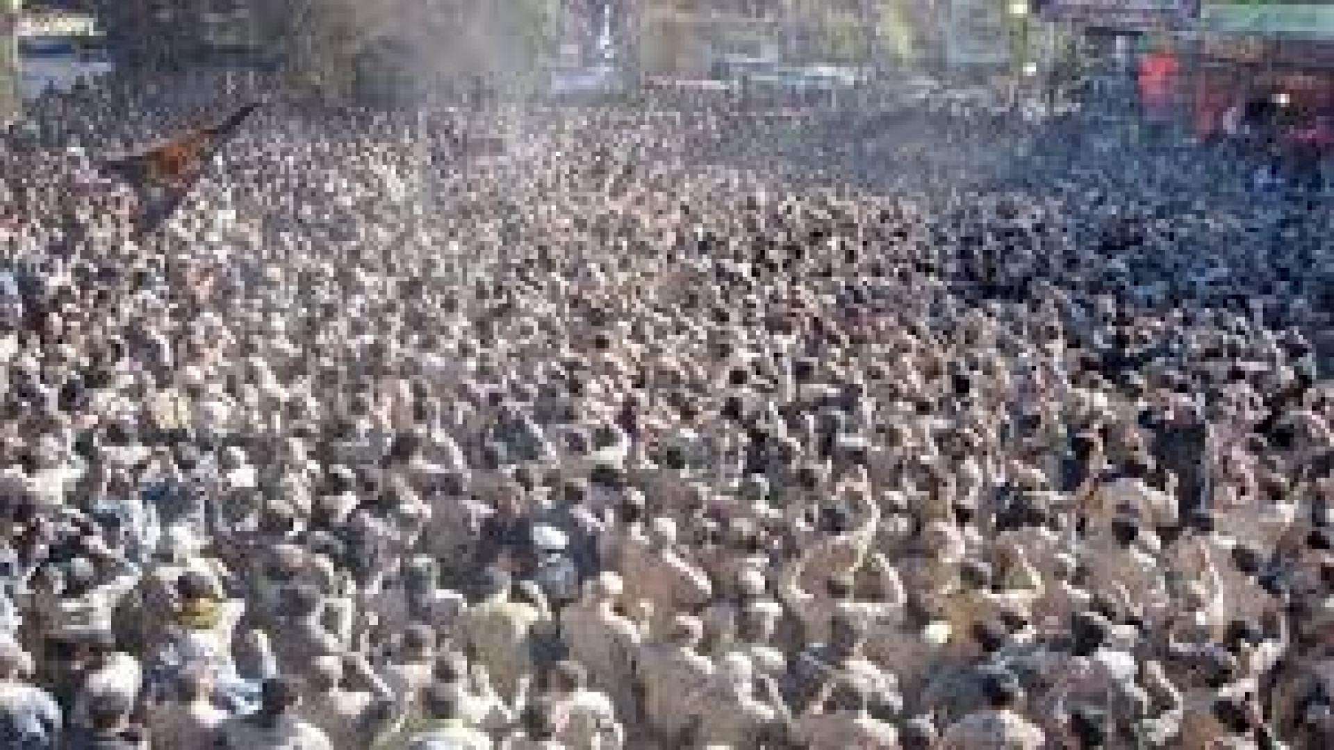 آیین گل‌مالی لرستانی‌ها در روز...