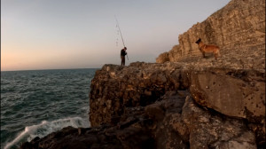 کمپینگ و ماهیگیری در یک غار سن...