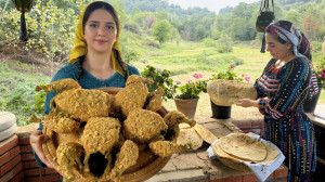 مرغ کامل سوخاری شده با چیپس