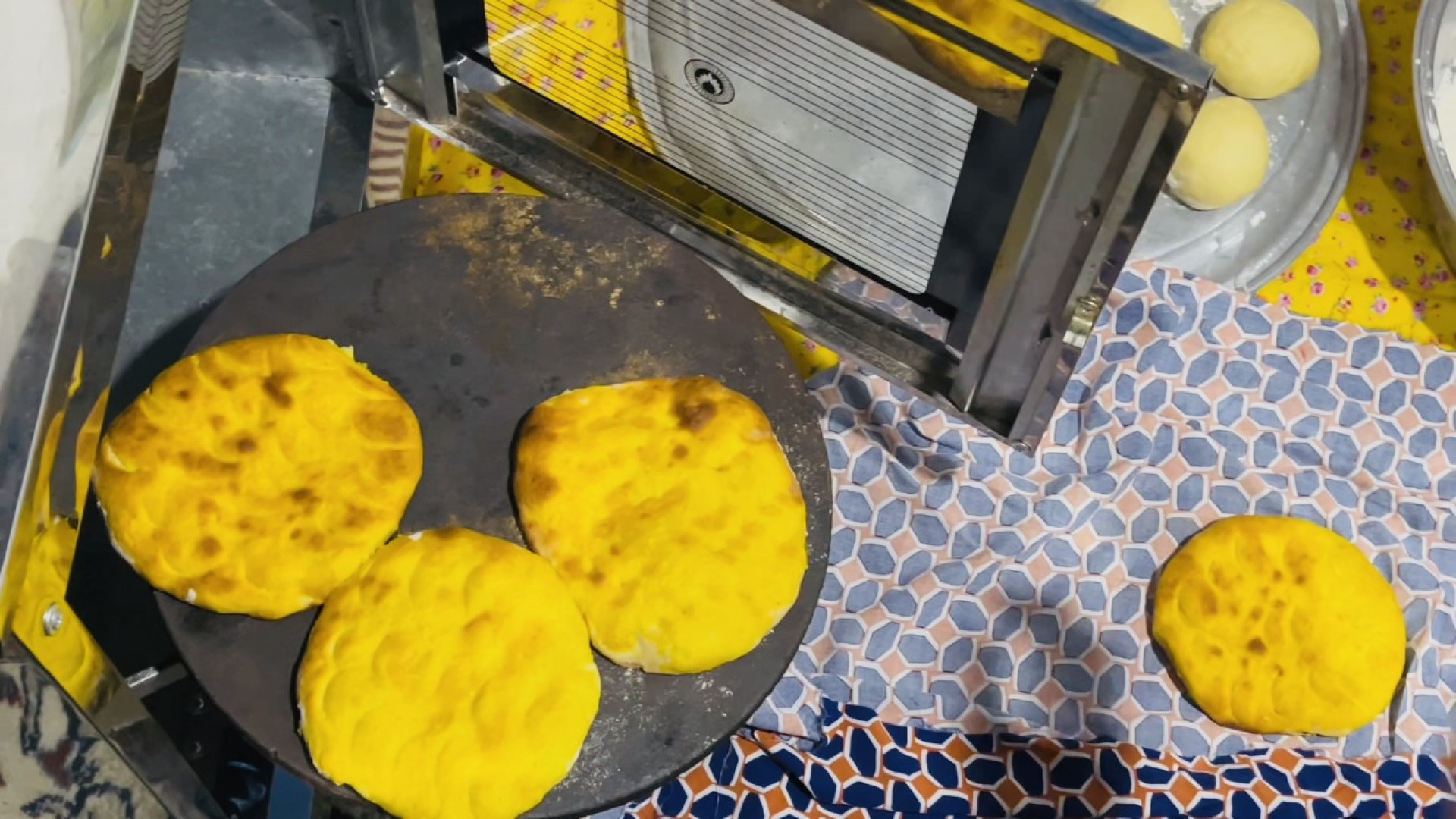 نان کماج محلی