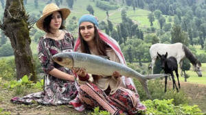 زندگی روزمره روستایی: پخت ماهی...