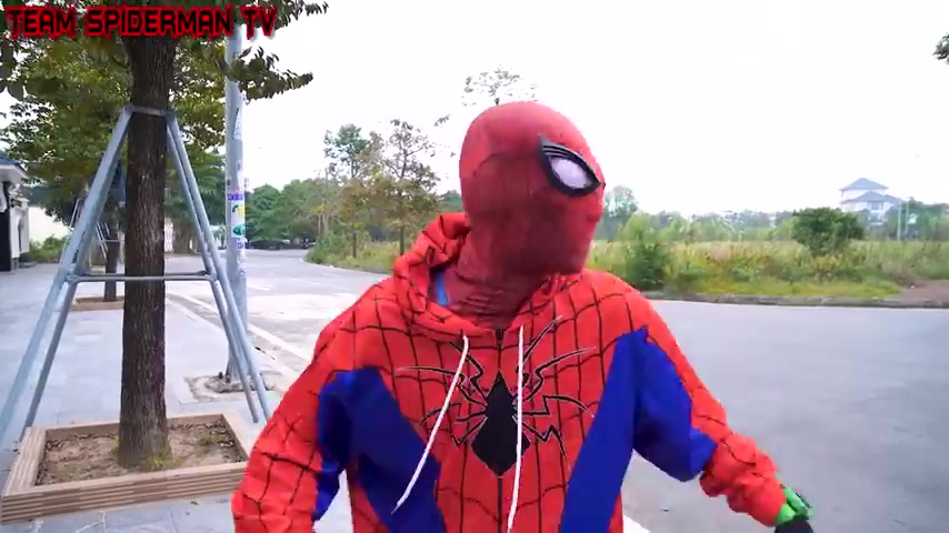 نبرد مرد عنکبوتی اسپایدرمن spi...