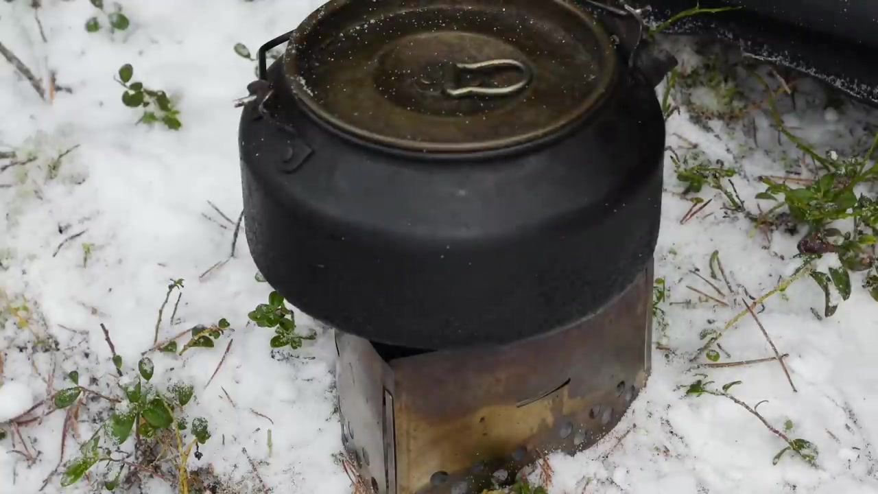 کمپینگ بوشکرفت و ساخت دیوار گر...