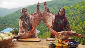 پخت قیمه نذری روستایی، طعم اصی...