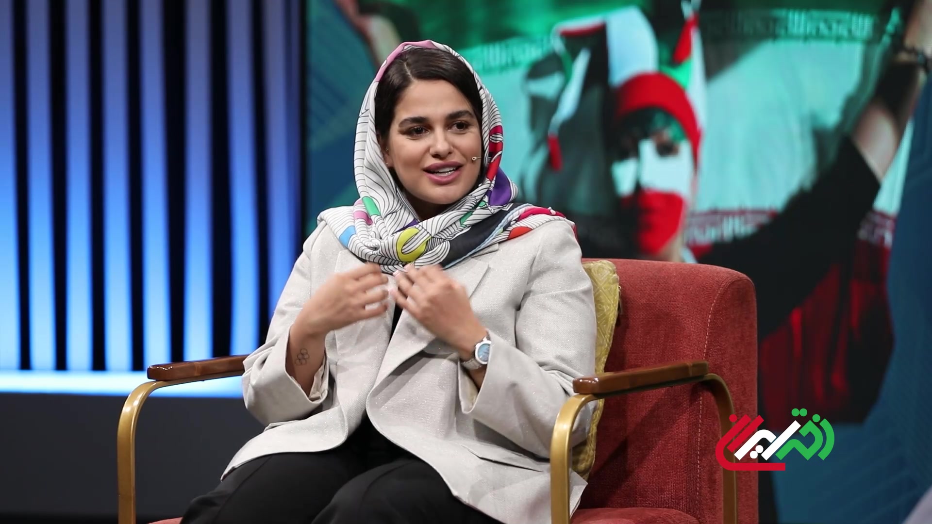 نجمه خدمتی : فدراسیون پاسپورتم...