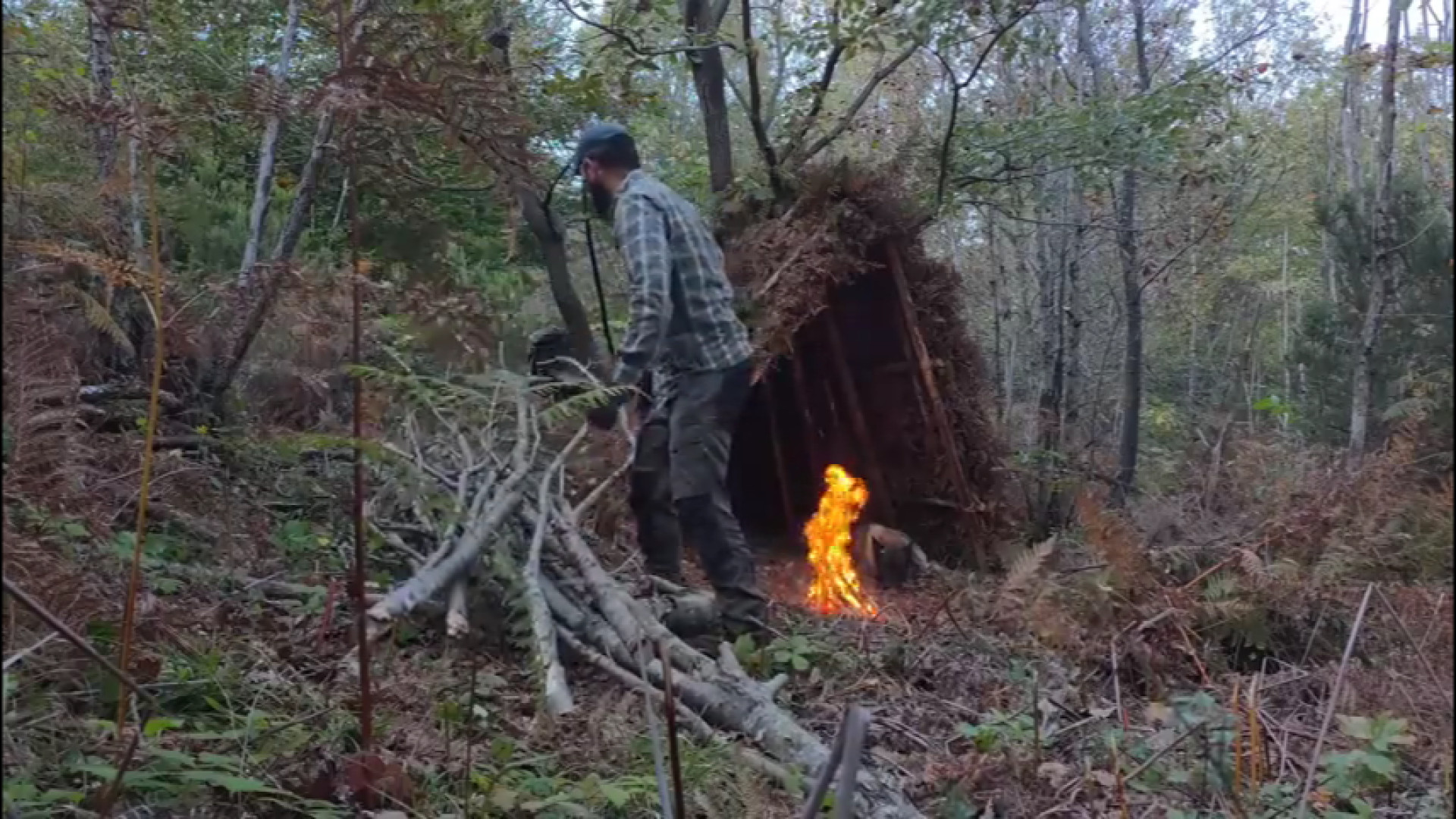کمپینگ بوشکرفت و ساخت کلبه سرخ...
