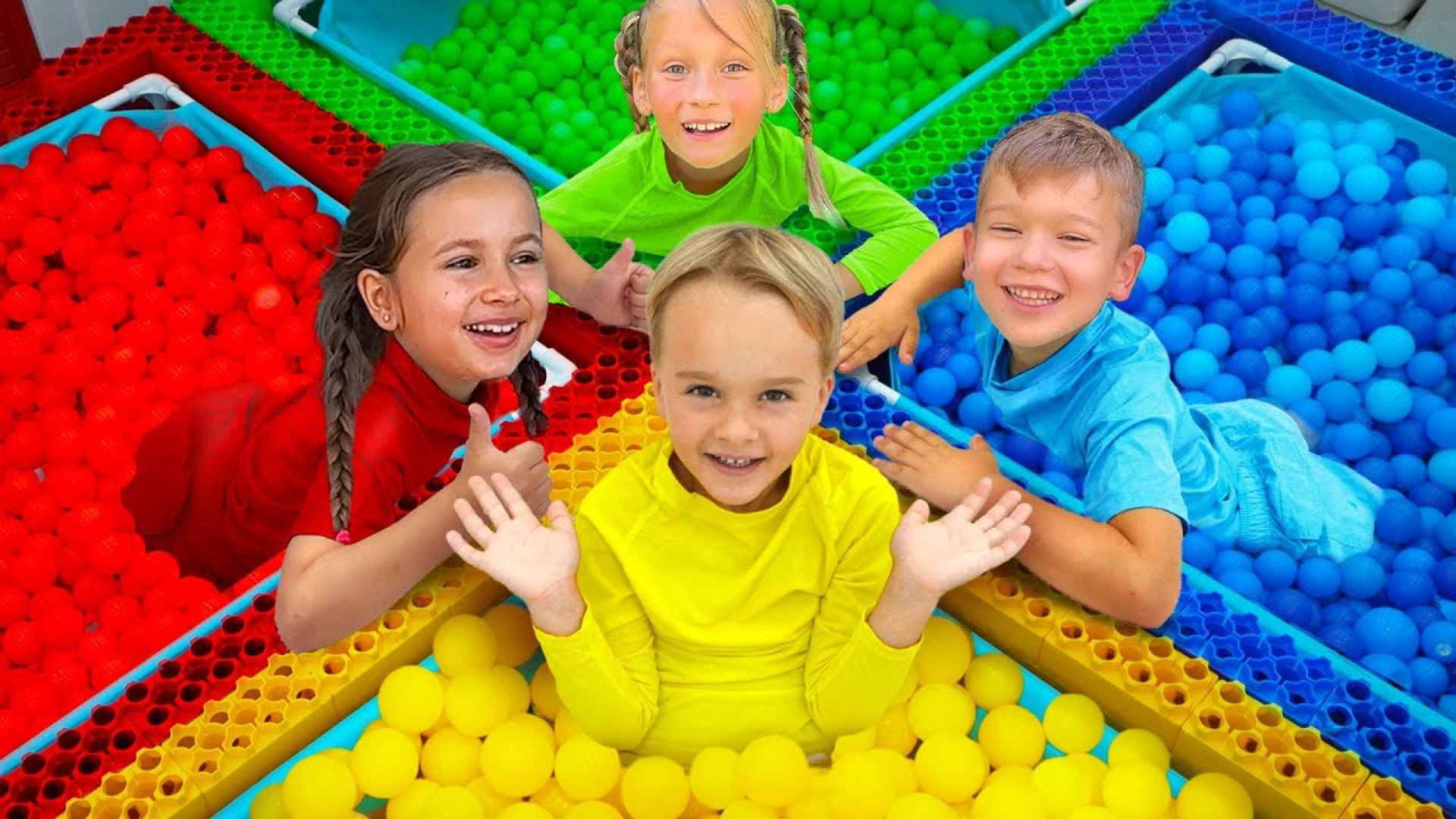 ولاد  ولاد و نیکی  داناسور های...