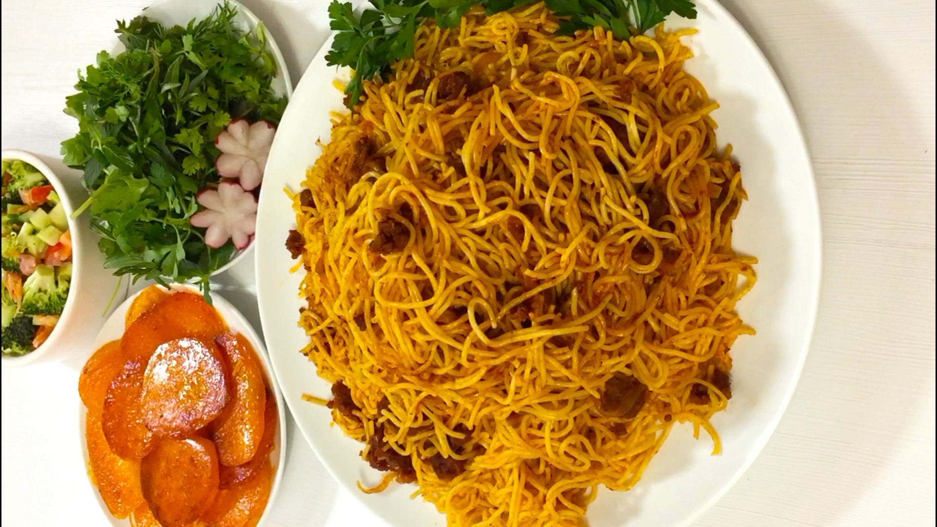 طرز تهیه ماکارونی خوشرنگ و خوشمزه/ ماکارانی فوری مجلسی با گو..