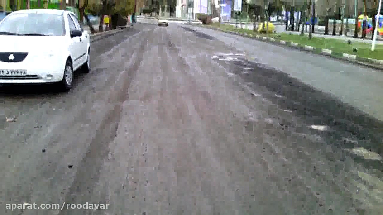 آسفالت کردن خیابانی در تویسرکا...