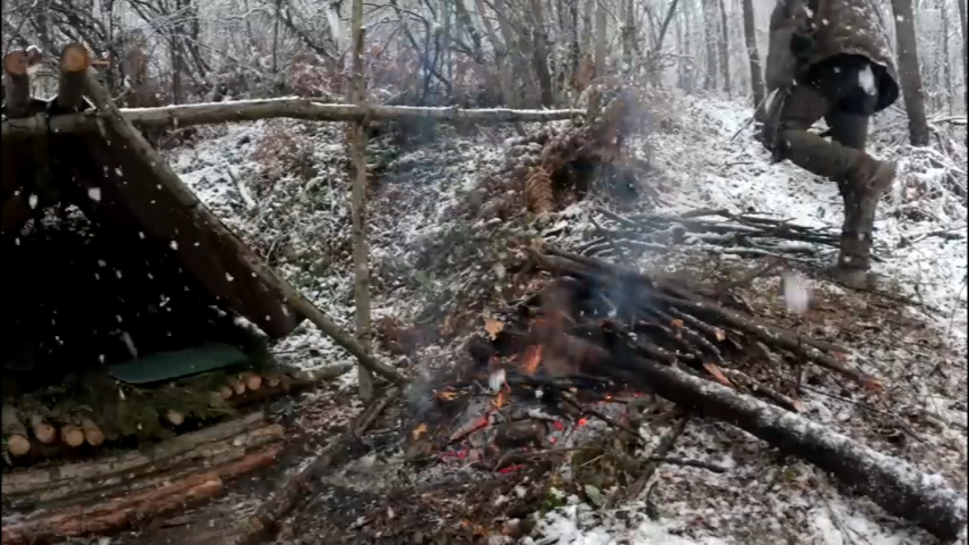 کمپینگ برفی زمستانی و آرامش مط...