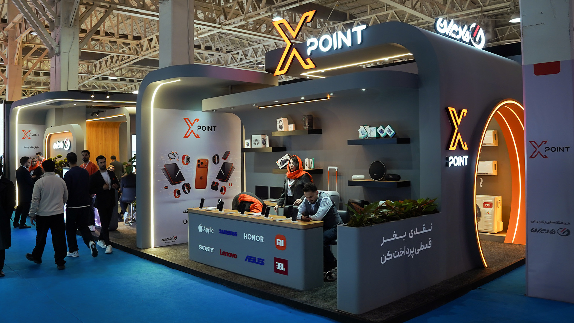 گزارش دیجیاتو از غرفه مادیران...