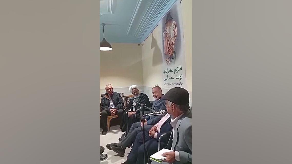 امام جمعه سر زده وارد شد: شیخ...