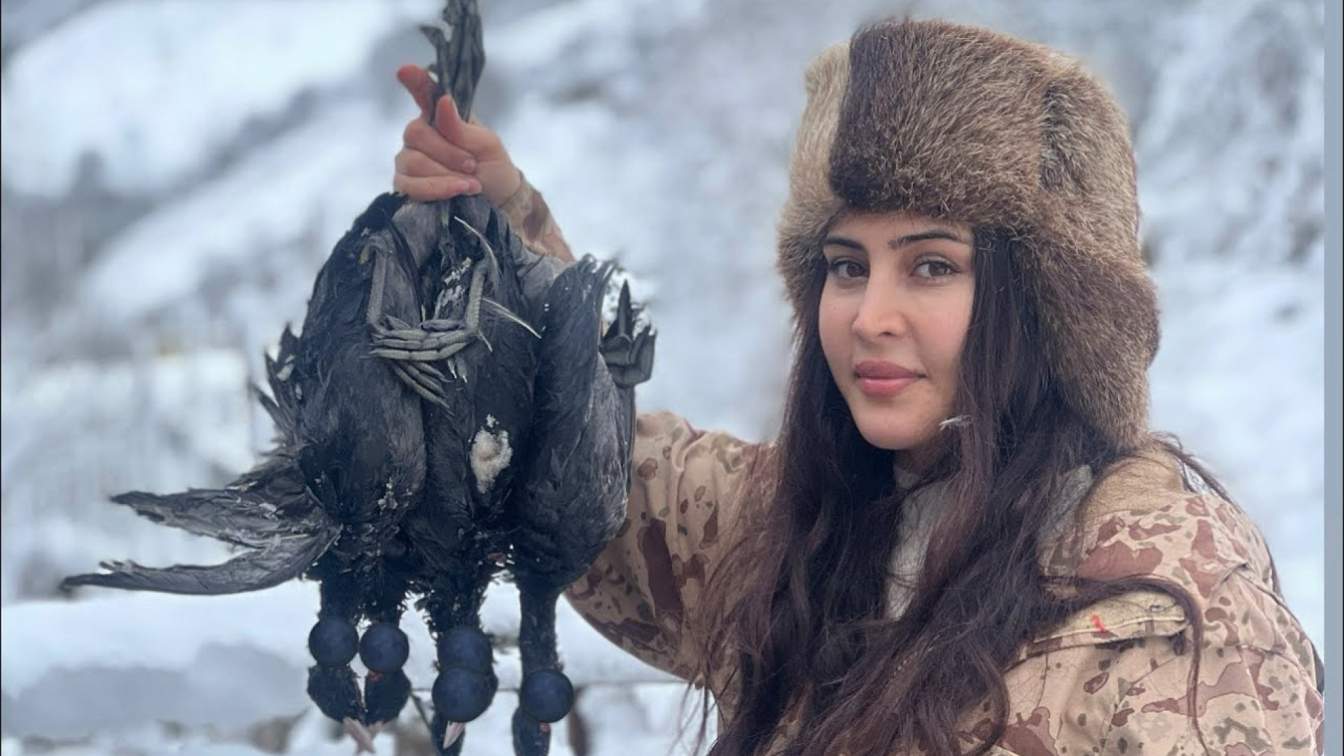 اشپزی و شکار در روستای برفی