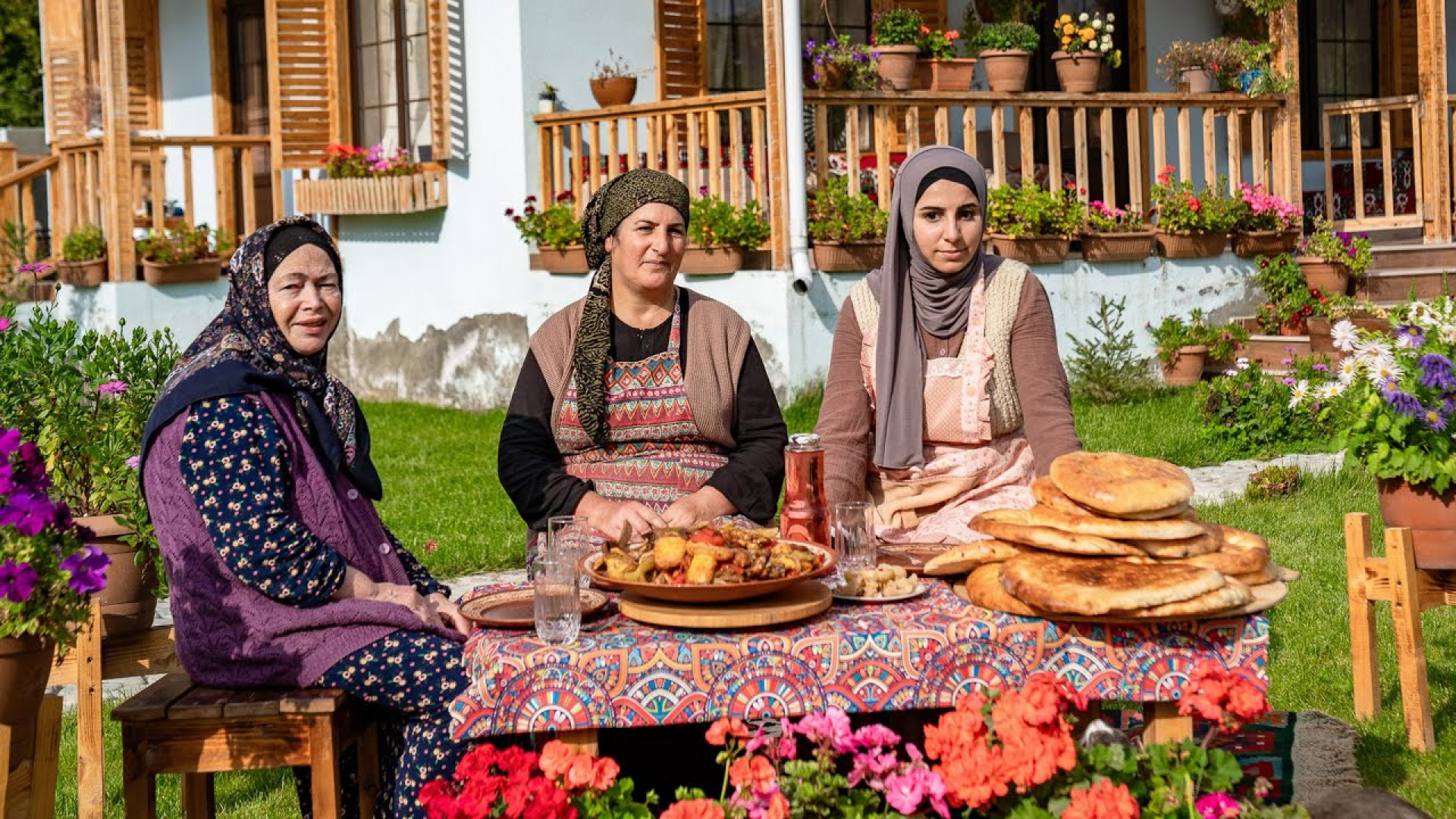 پخت نان فطیر در تنور گلی روستا...