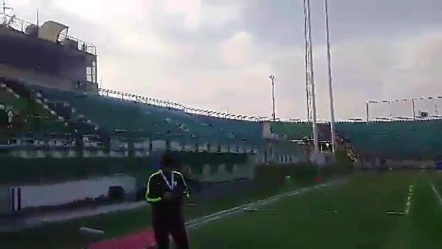 ورزشگاه فولاد شهر ساعاتی قبل ا...