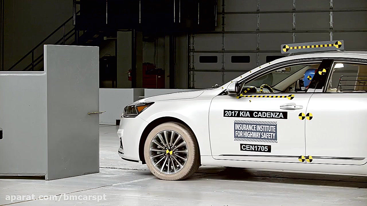 2017 Kia Cadenza small overlap...