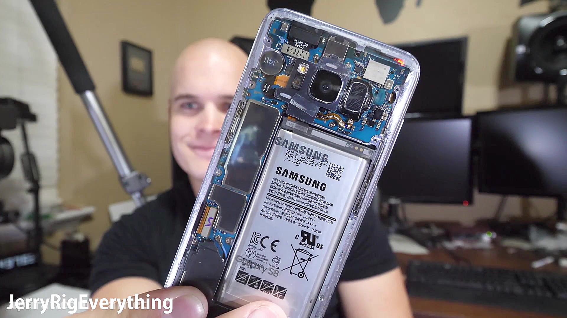 چگونه گلکسی اس 8 با قاب پشتی ش...