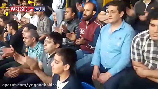 تشویق جالب هواداران سپاهان مقا...