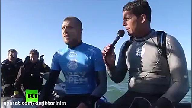 لحظه حمله کوسه به موج سوار