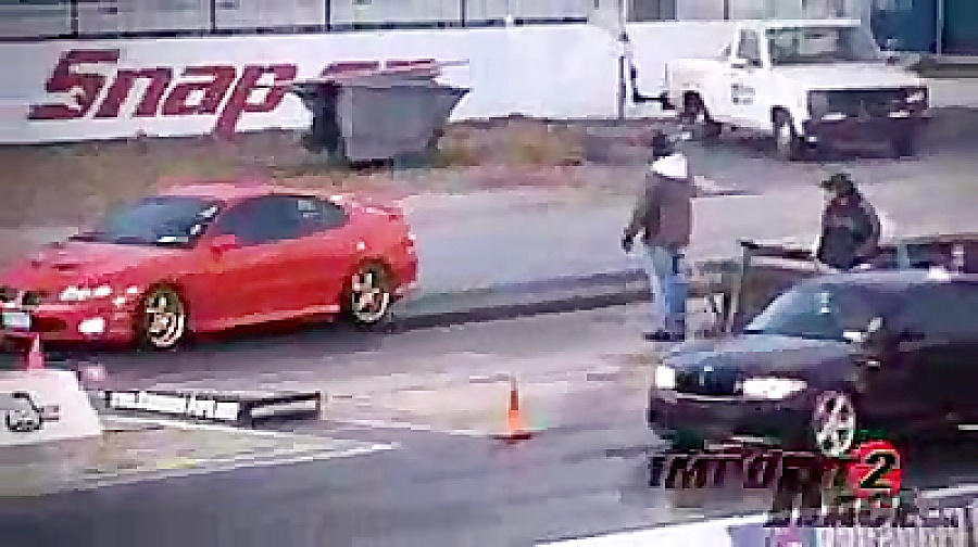 درگ BMW 135i vs Pontiac GTO