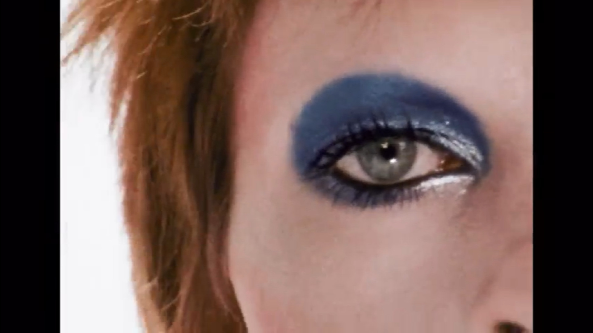 David Bowie - Life On Mars زمان236ثانیه