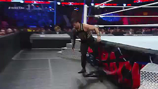 مبارزه رومان رینز با إی جی است...