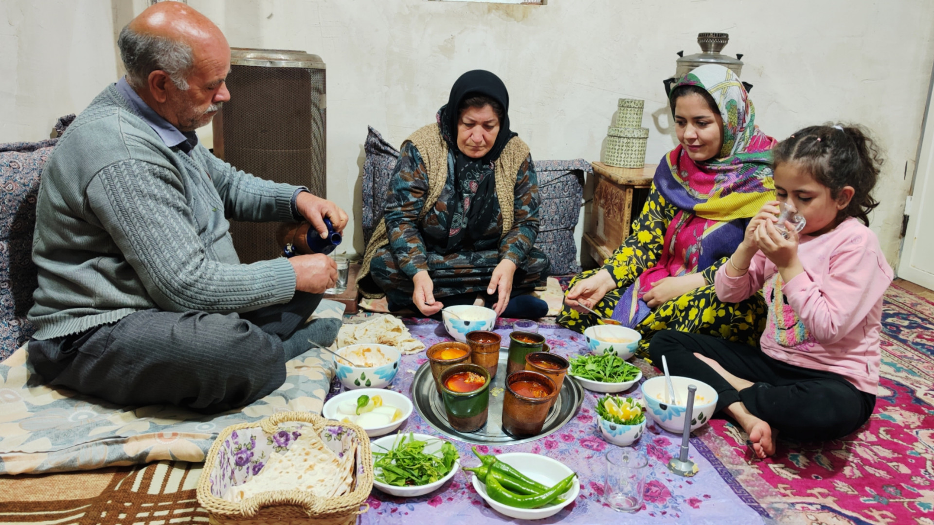 آبگوشت سنتی روستایی با طعم قدی...