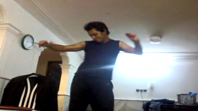 رقص ساسی دانشجوی