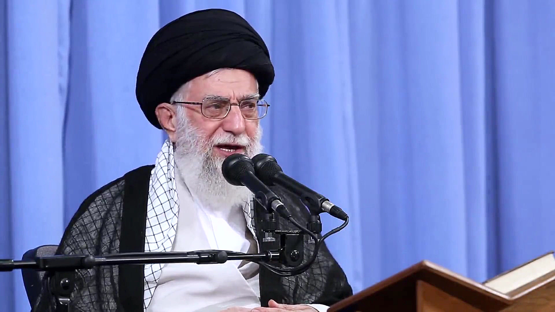 بیانات رهبر انقلاب در محفل انس...