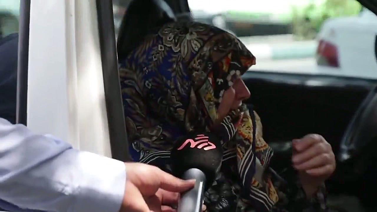 مواجهه گزارشگر سمج صداوسیما با خانم مبتلا به ام‌اس