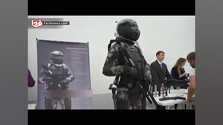 رونمایی از لباس های عجیب سرباز...