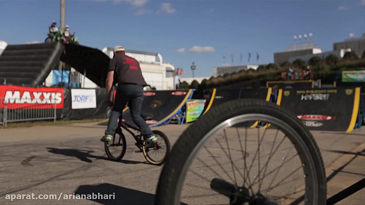 نمایش تماشایی دوچرخه های bmx