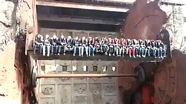 هیجان فوق العاده در شهربازی!!