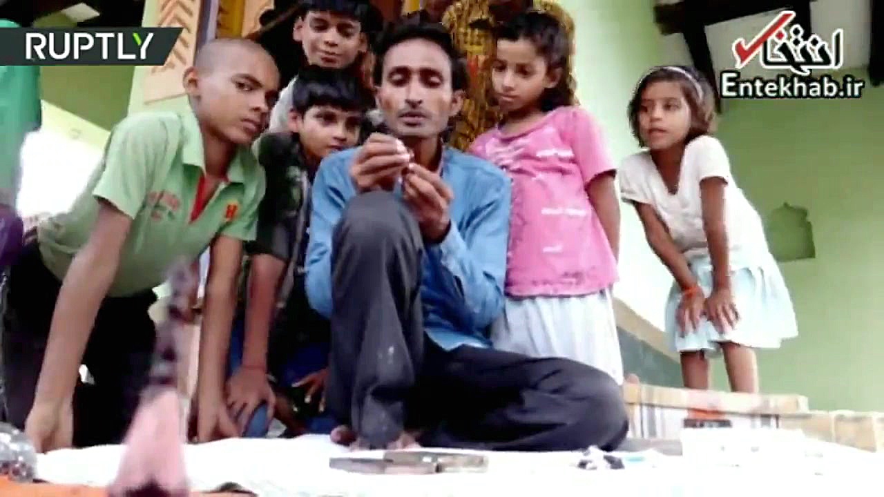 فیلم مجسمه سازی مرد هندی با نو...